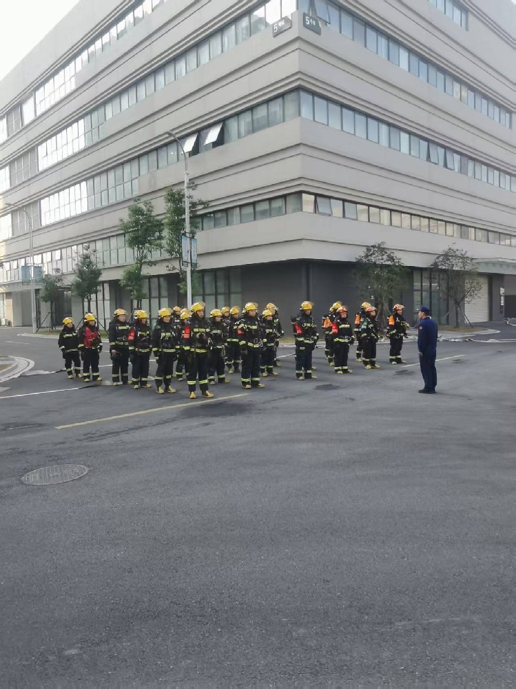 联合开展消防演练  筑牢园区安全“防火墙”